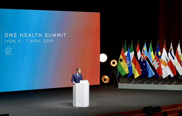 Face aux défis sanitaires mondiaux, le leadership français à l’épreuve de ses contradictions