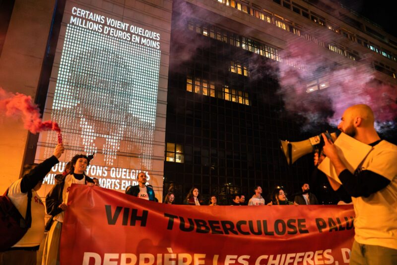Une mobilisation spectaculaire contre le détournement du budget de la santé mondiale