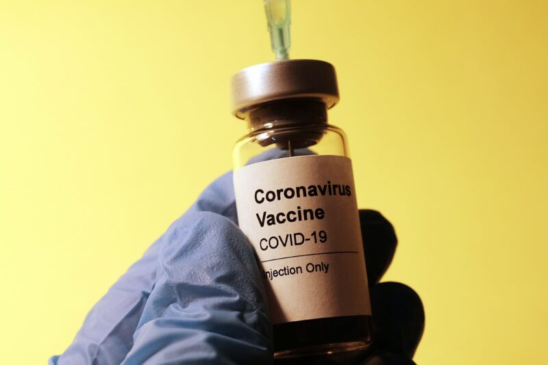 Tournant majeur dans la lutte globale contre la pandémie : La France et les Etats-Unis se déclarent favorable à la levée des brevets sur les vaccins contre la COVID19